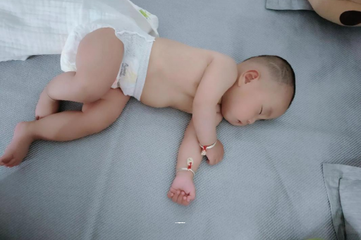 府谷宝宝积食发烧怎么处理